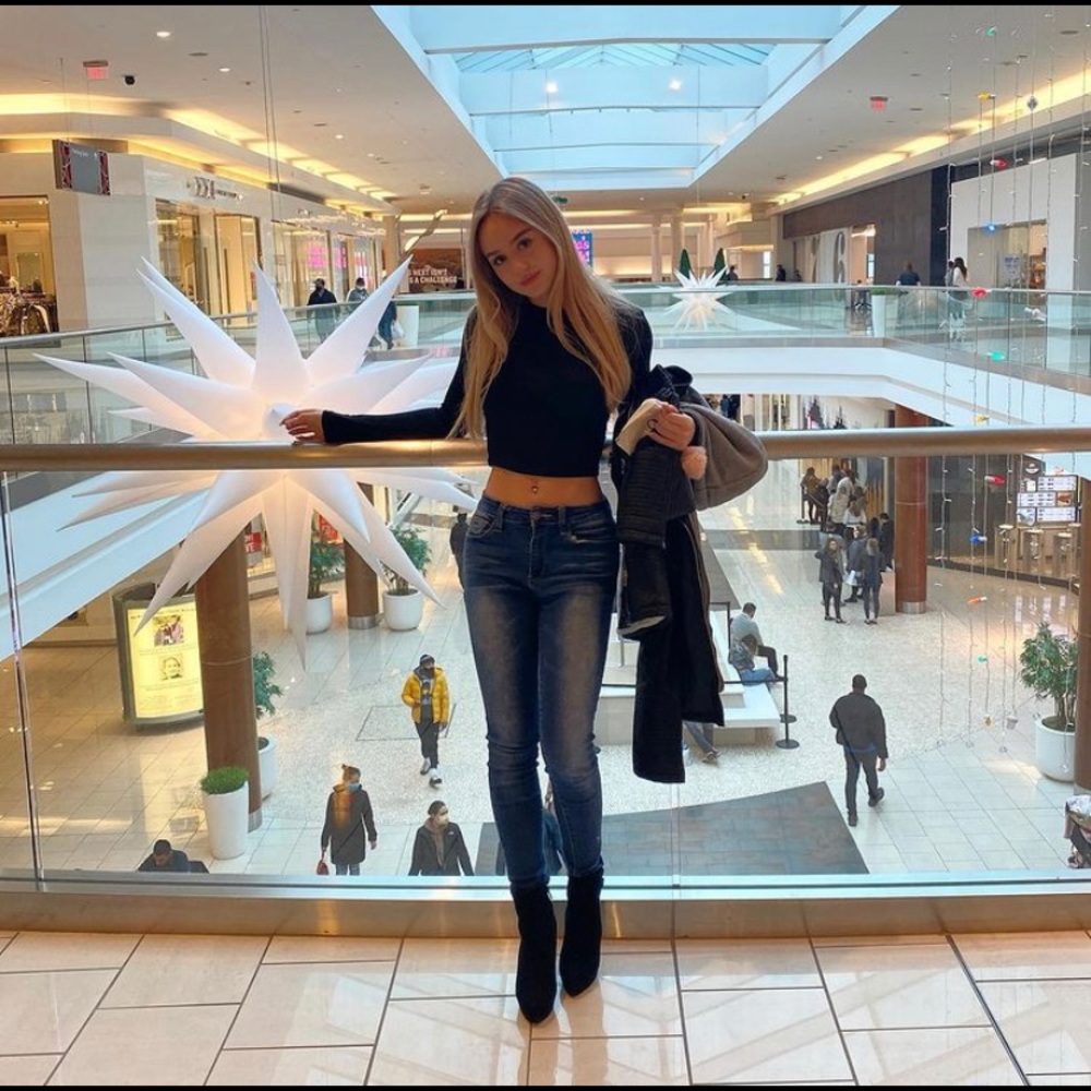 Meet your Posher, Ashley